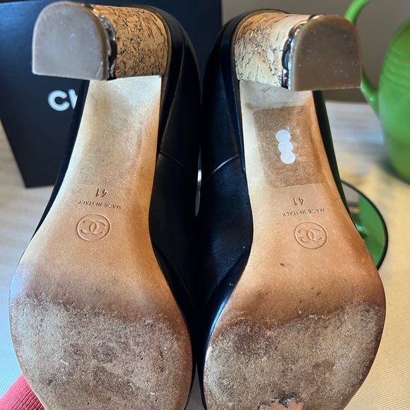 CHANEL CC Logo Black Genuine Leather Peep Toe Platform Cork Chain Pump Heels - Picture 9 of 11